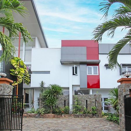 Super Oyo Capital O 91665 D'Prof Exclusive Guesthouse Semarang Ngoại thất bức ảnh