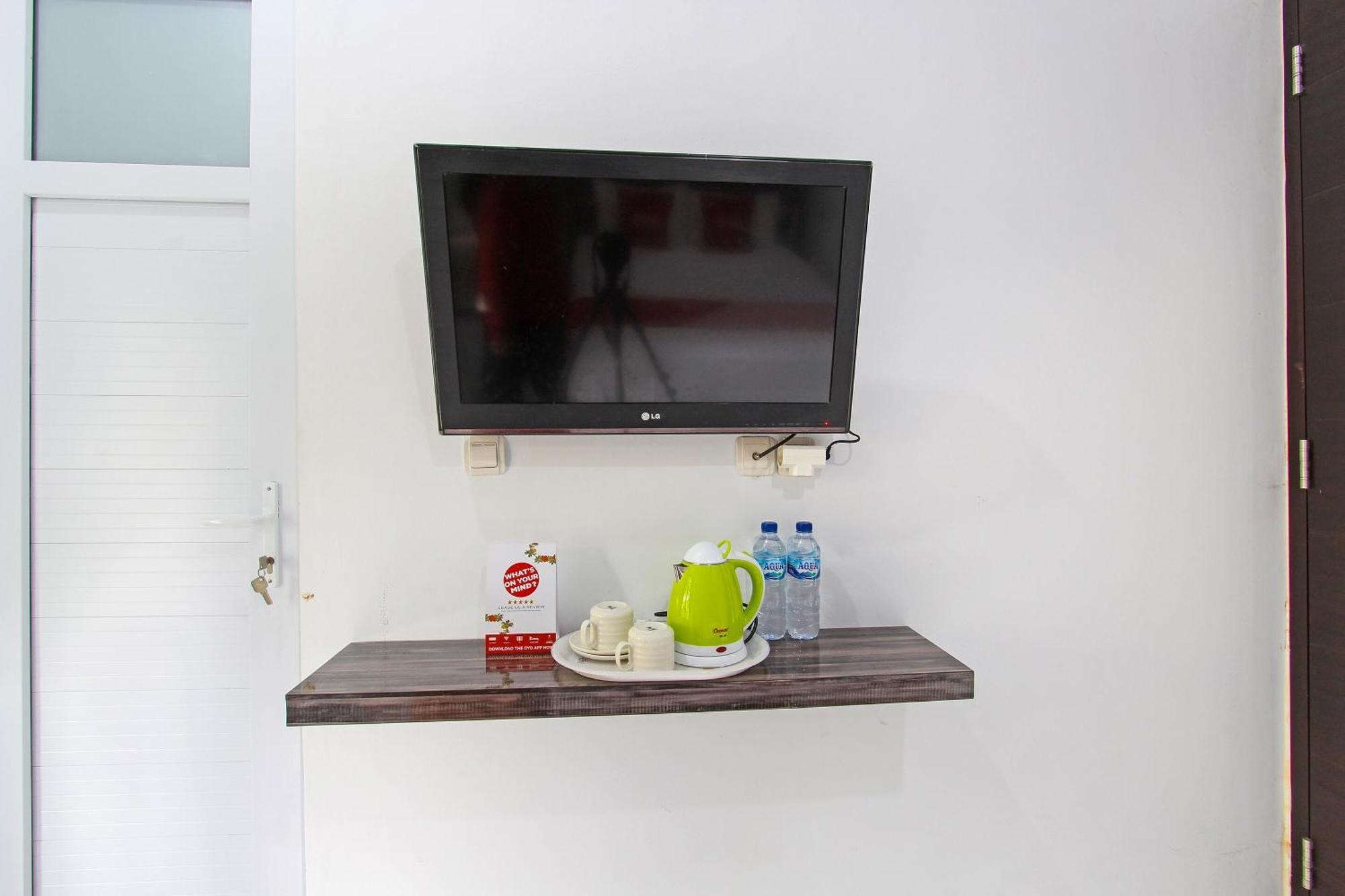 Super Oyo Capital O 91665 D'Prof Exclusive Guesthouse Semarang Ngoại thất bức ảnh